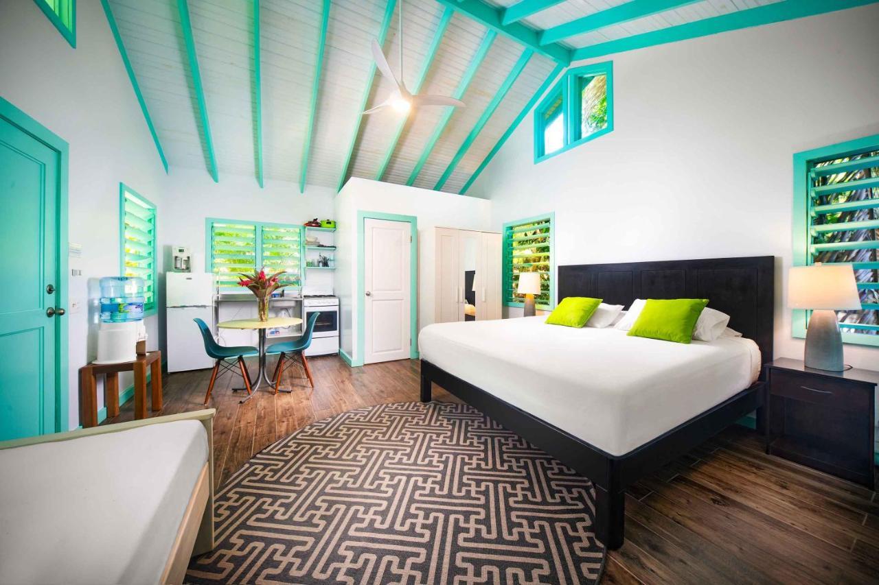 Puerta Azul Hotel Sandy Bay Eksteriør billede