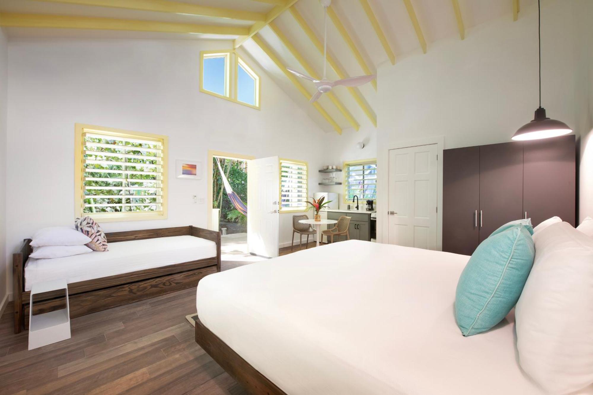 Puerta Azul Hotel Sandy Bay Eksteriør billede