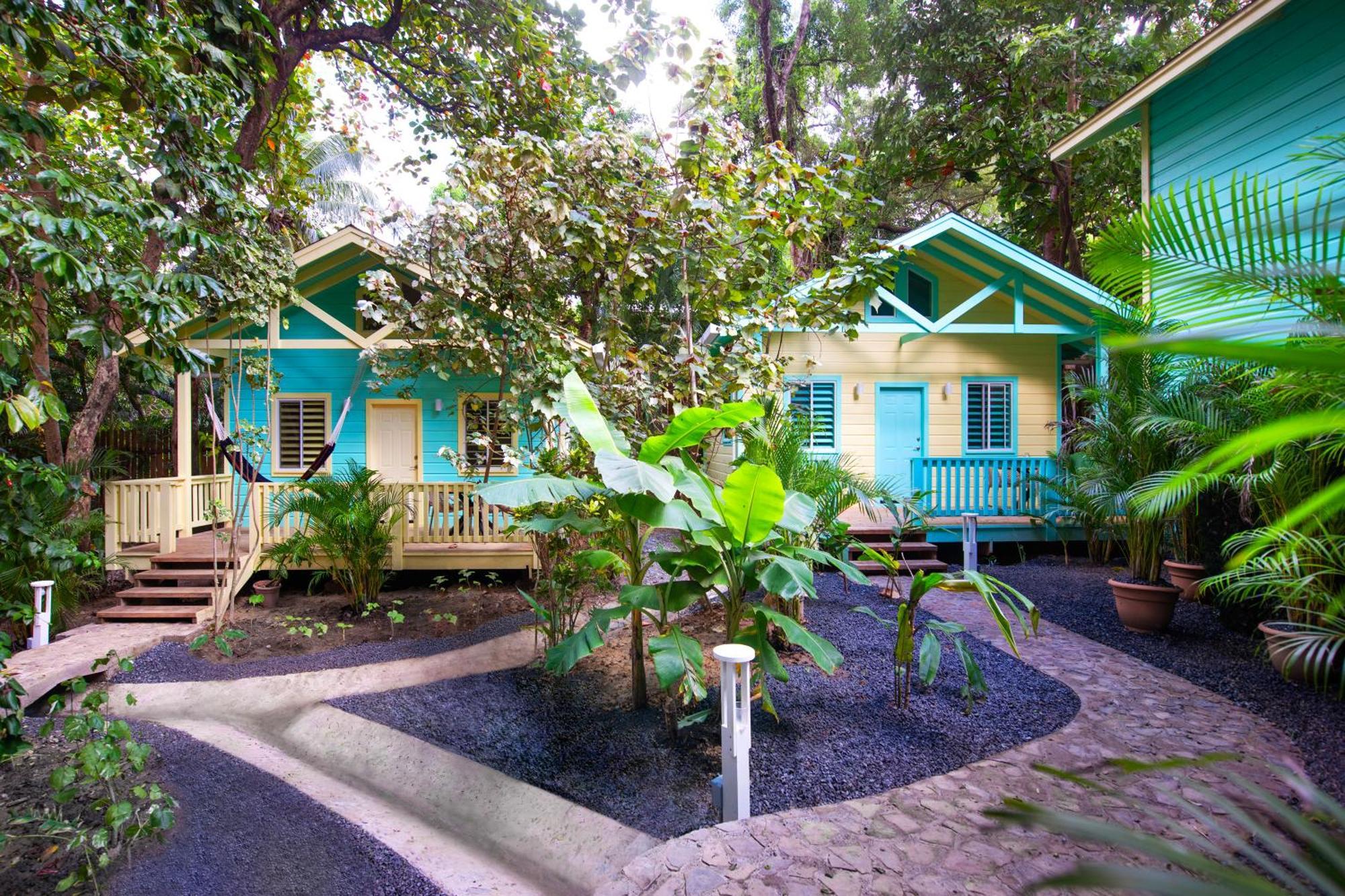 Puerta Azul Hotel Sandy Bay Eksteriør billede