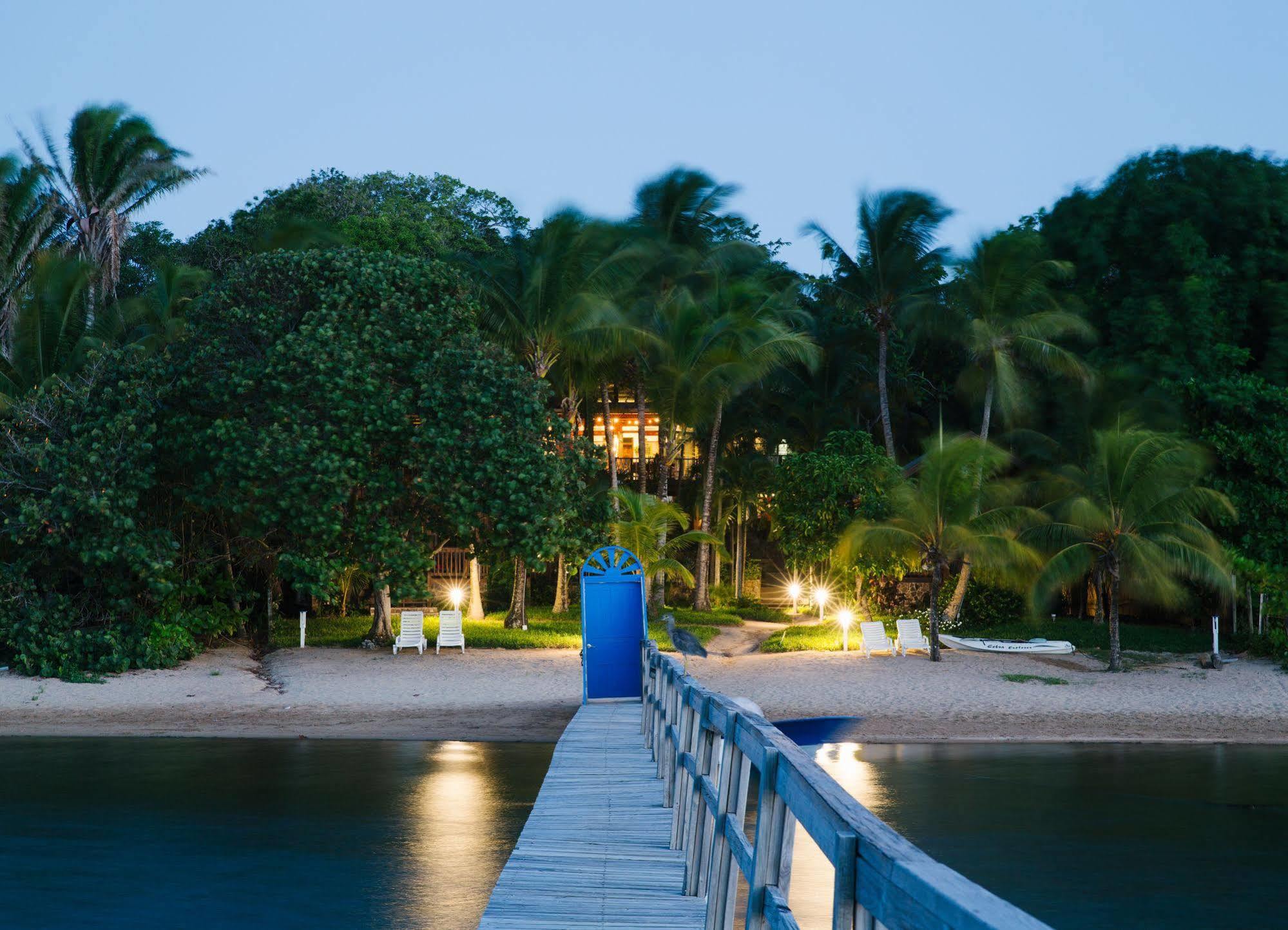 Puerta Azul Hotel Sandy Bay Eksteriør billede